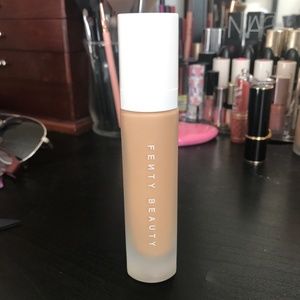 FENTY BEAUTY Pro Filt'r Foundation Shade 300